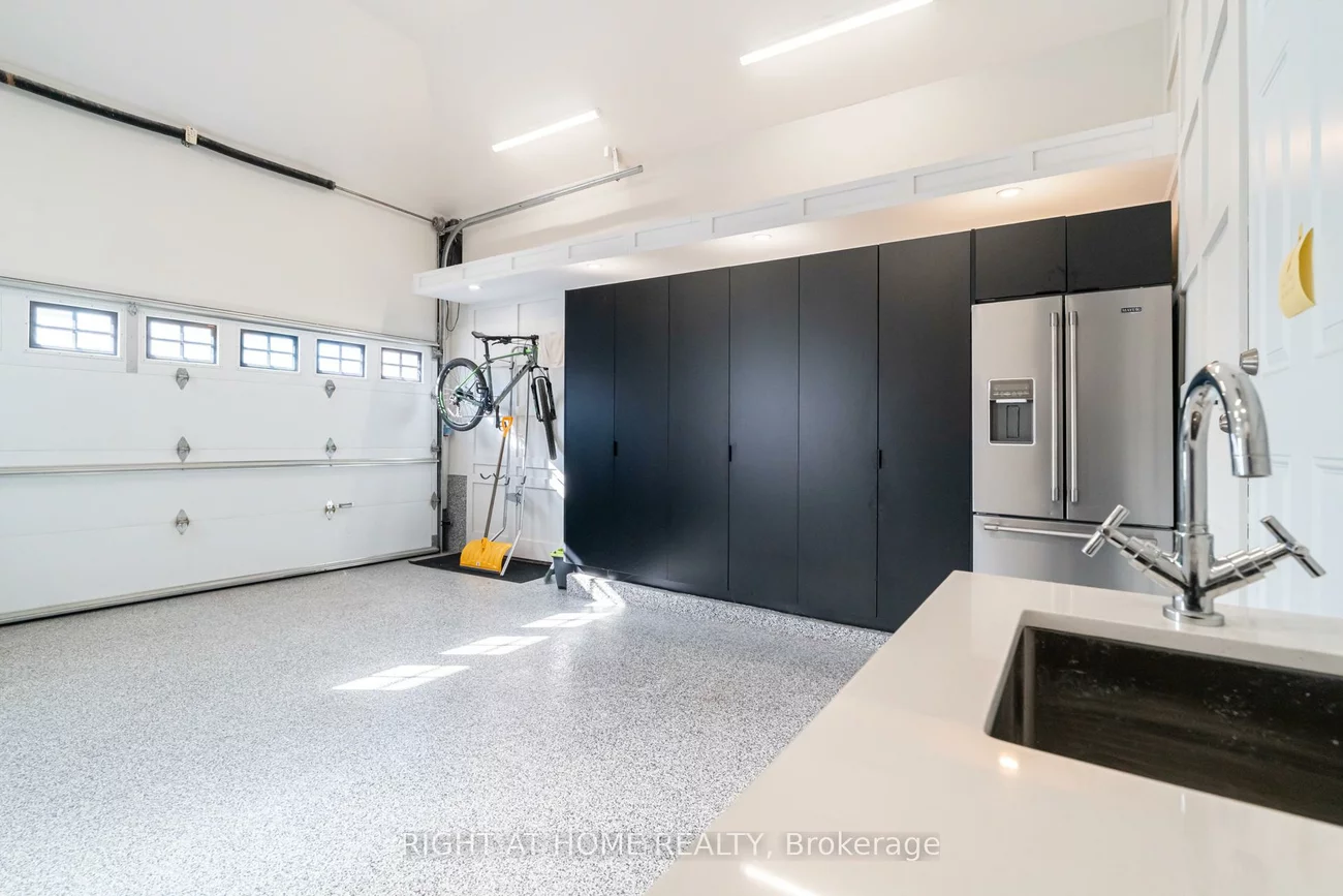 4212, Credit Pointe, East Credit, Mississauga