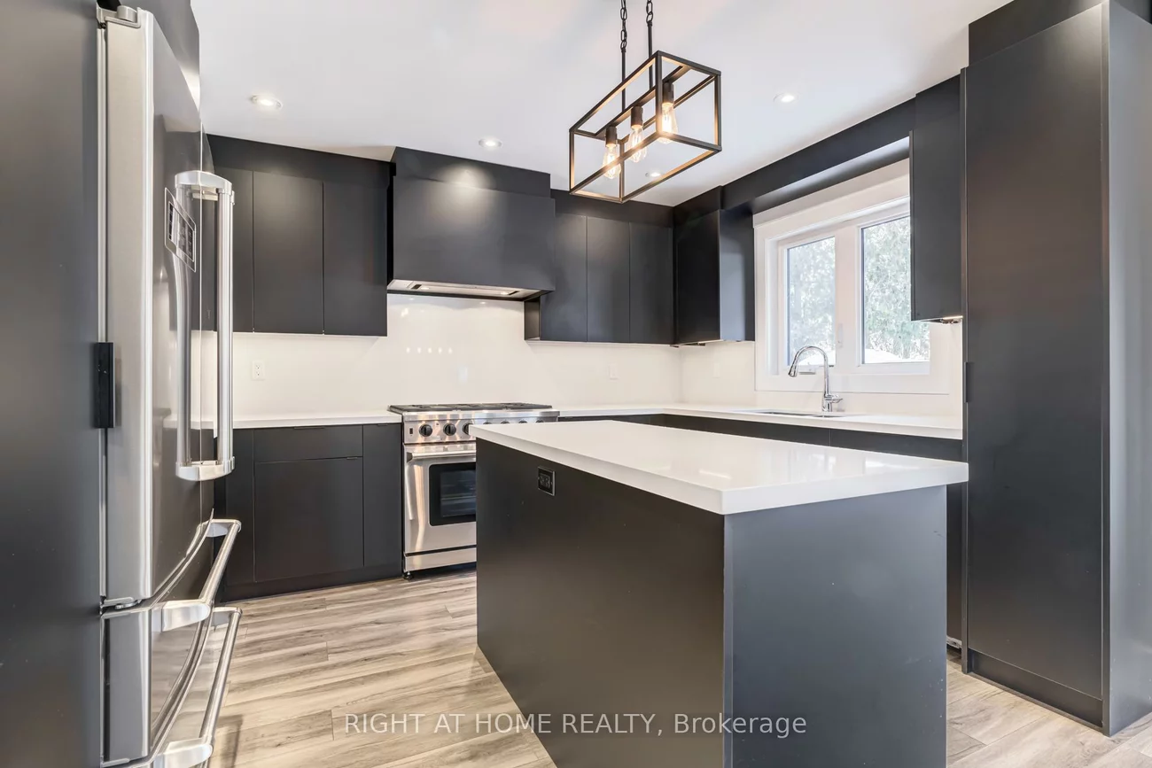 4212, Credit Pointe, East Credit, Mississauga