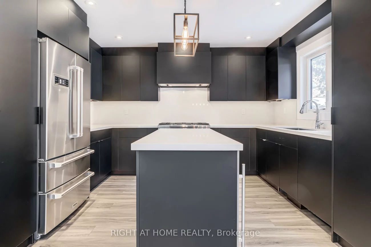 4212, Credit Pointe, East Credit, Mississauga