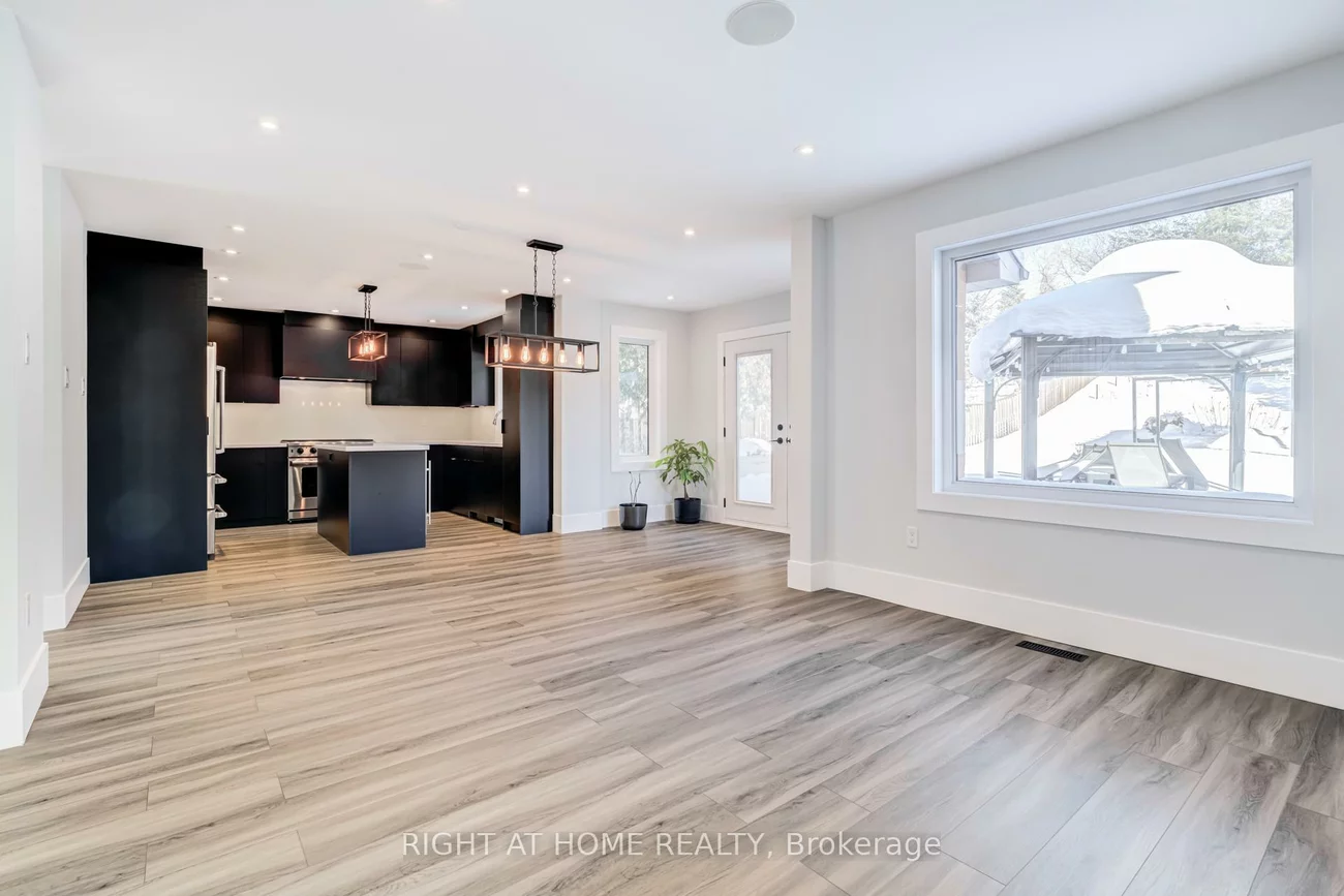 4212, Credit Pointe, East Credit, Mississauga