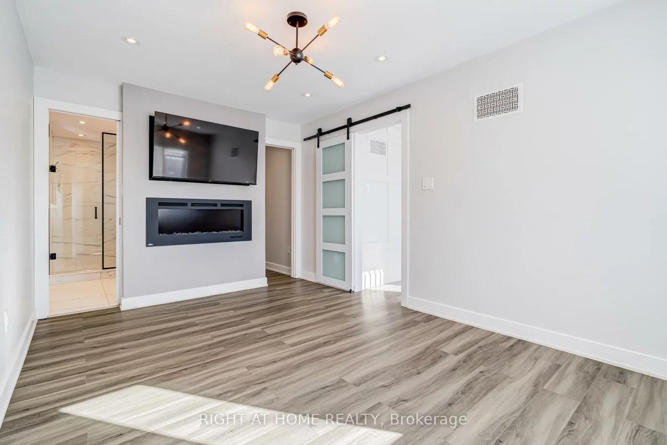 4212, Credit Pointe, East Credit, Mississauga
