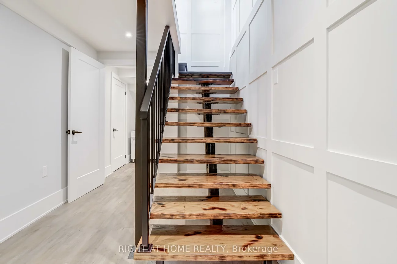 4212, Credit Pointe, East Credit, Mississauga