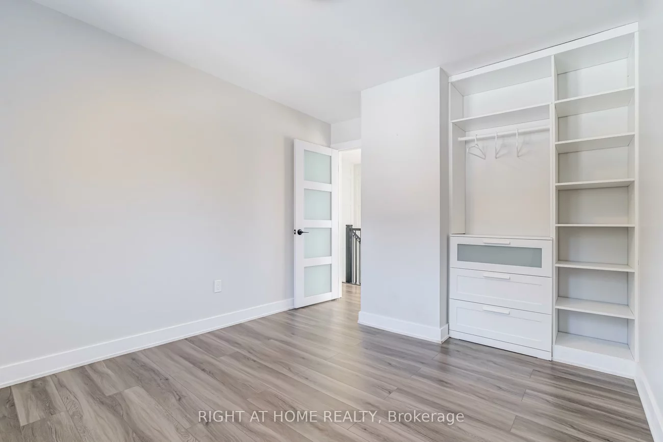 4212, Credit Pointe, East Credit, Mississauga