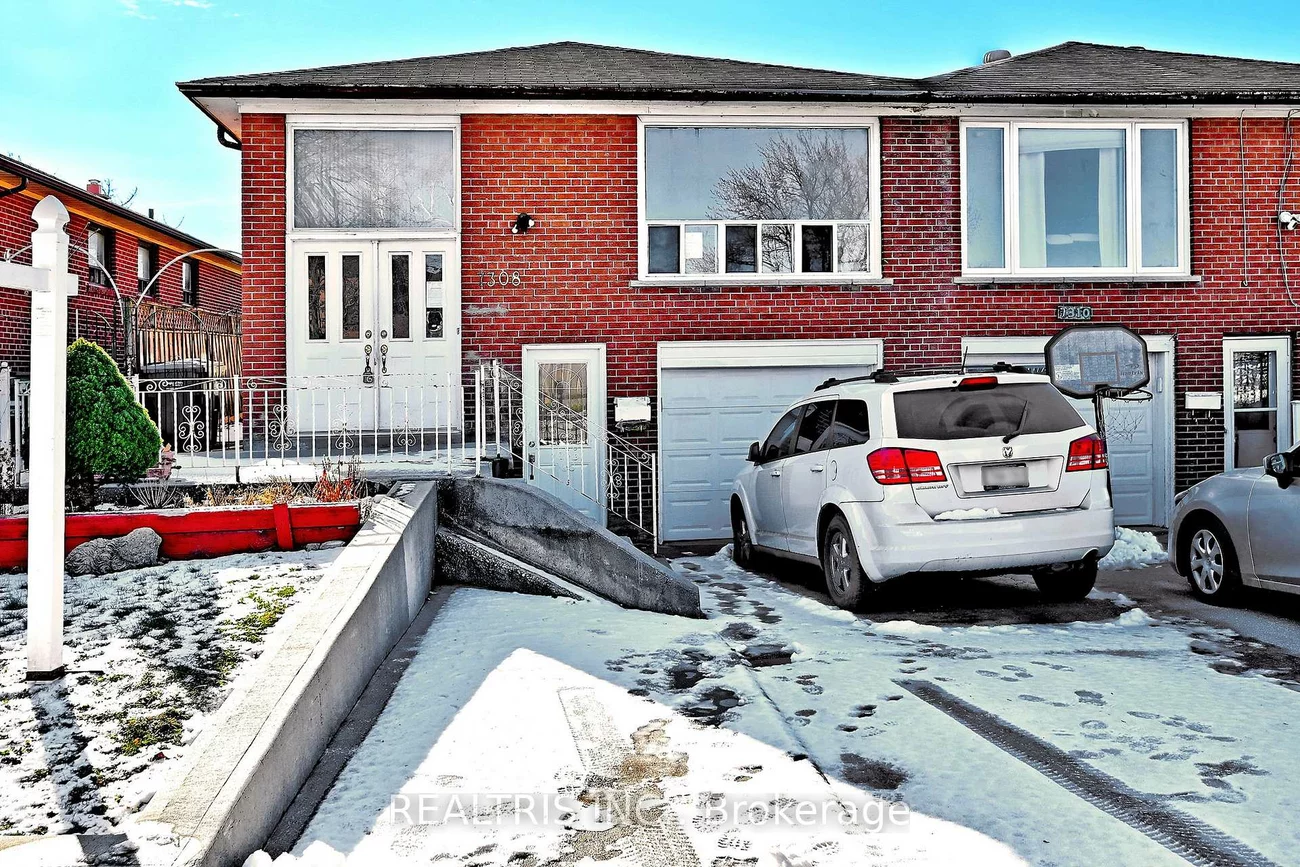 7308, Cambrett, Malton, Mississauga