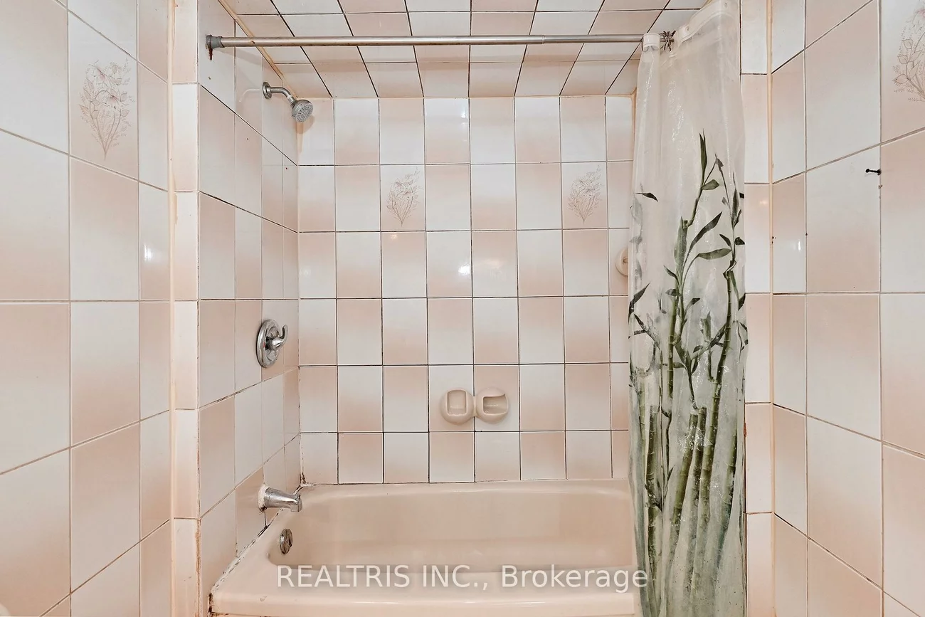 7308, Cambrett, Malton, Mississauga