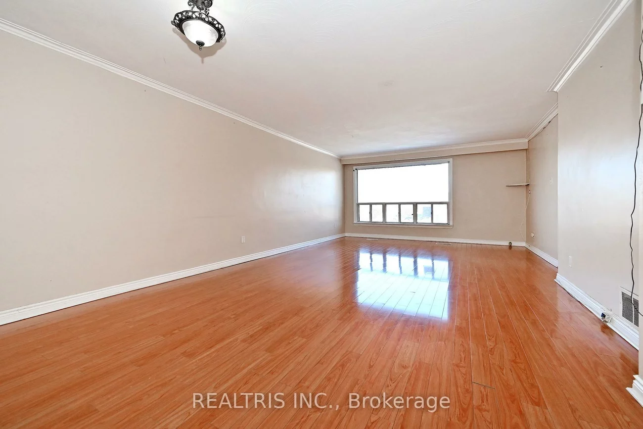 7308, Cambrett, Malton, Mississauga