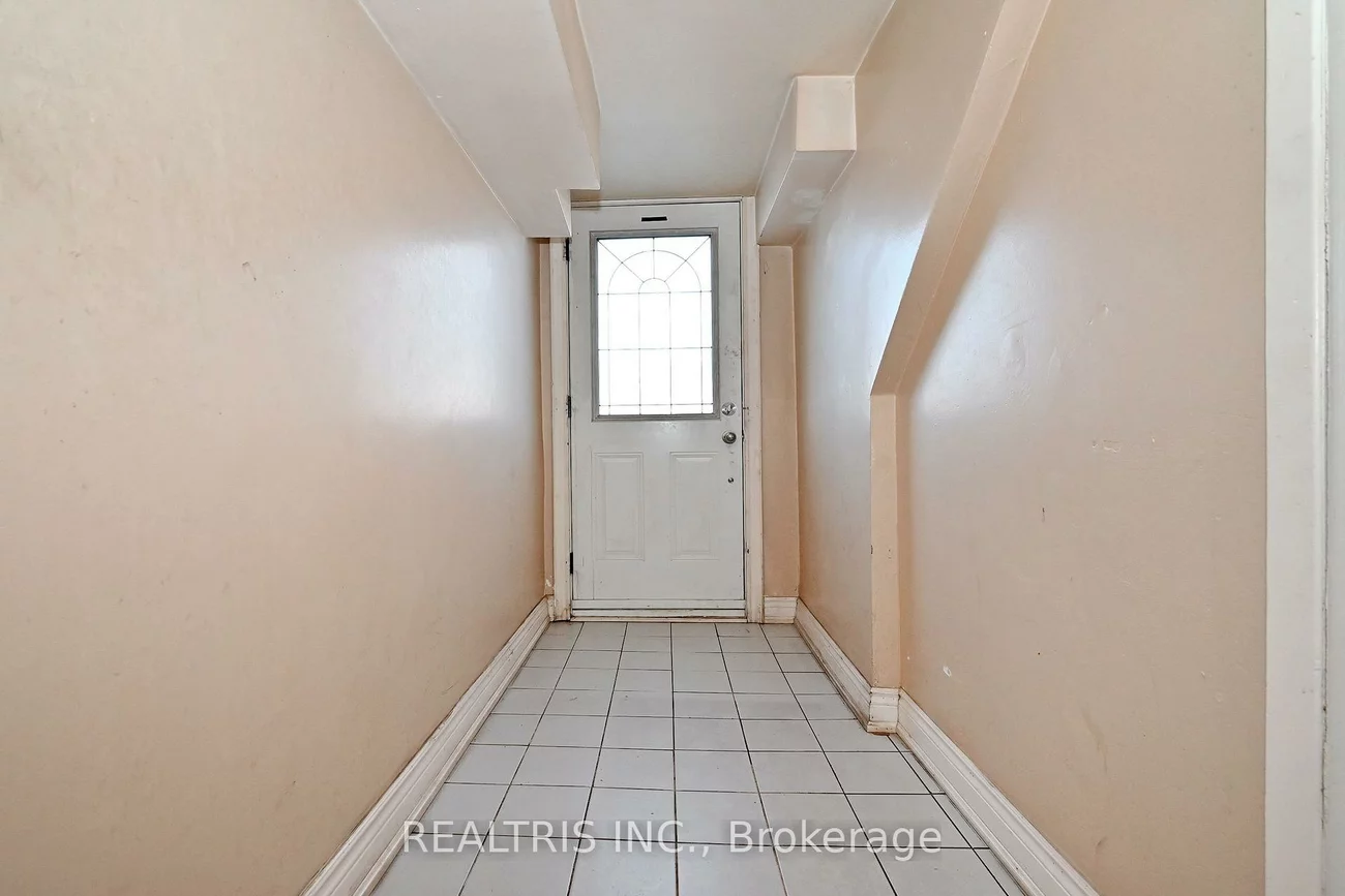 7308, Cambrett, Malton, Mississauga