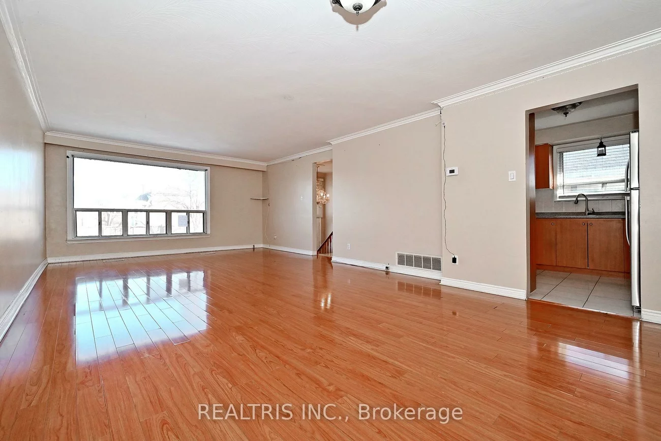 7308, Cambrett, Malton, Mississauga