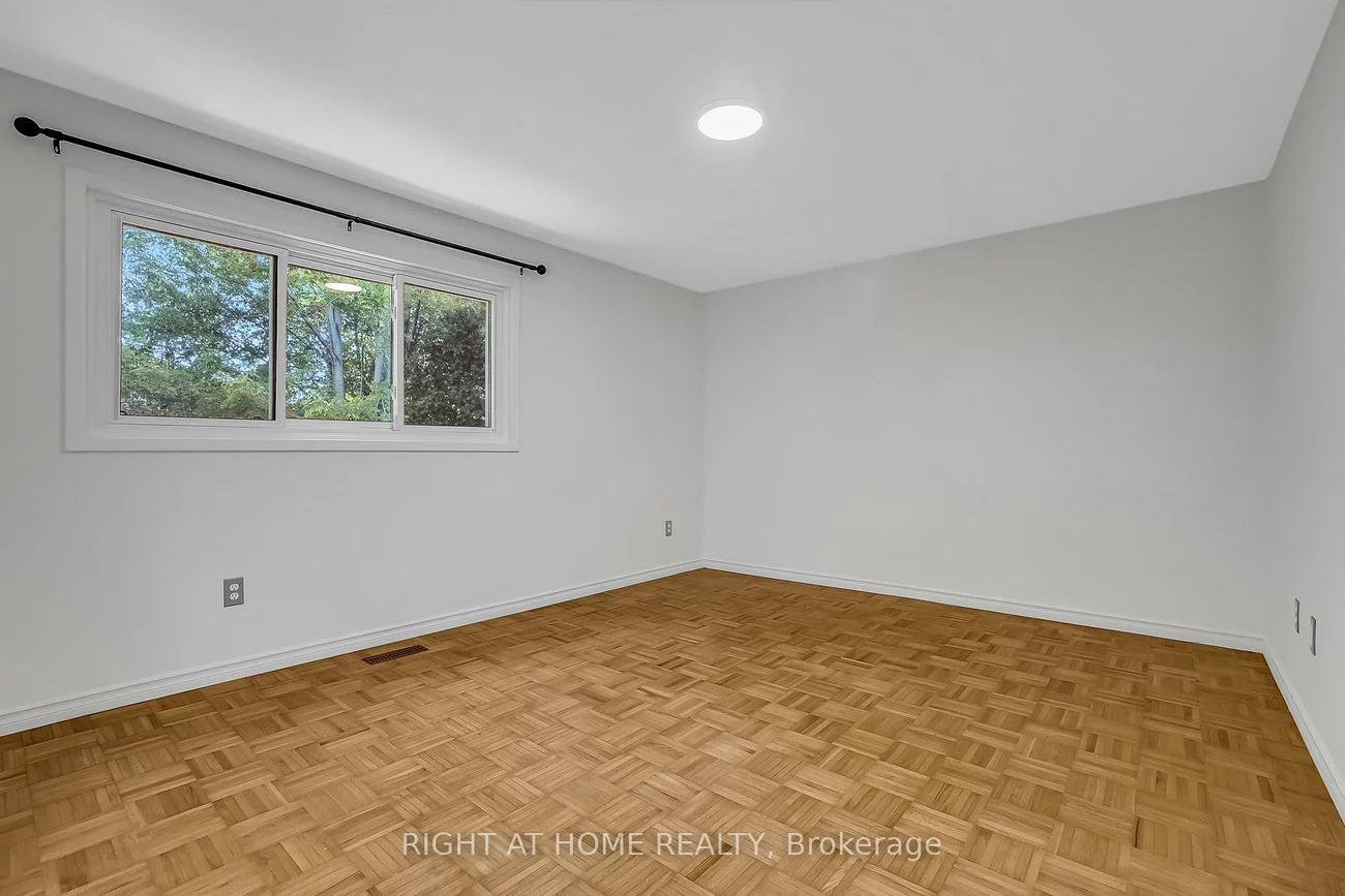 6842, Avila, Meadowvale, Mississauga