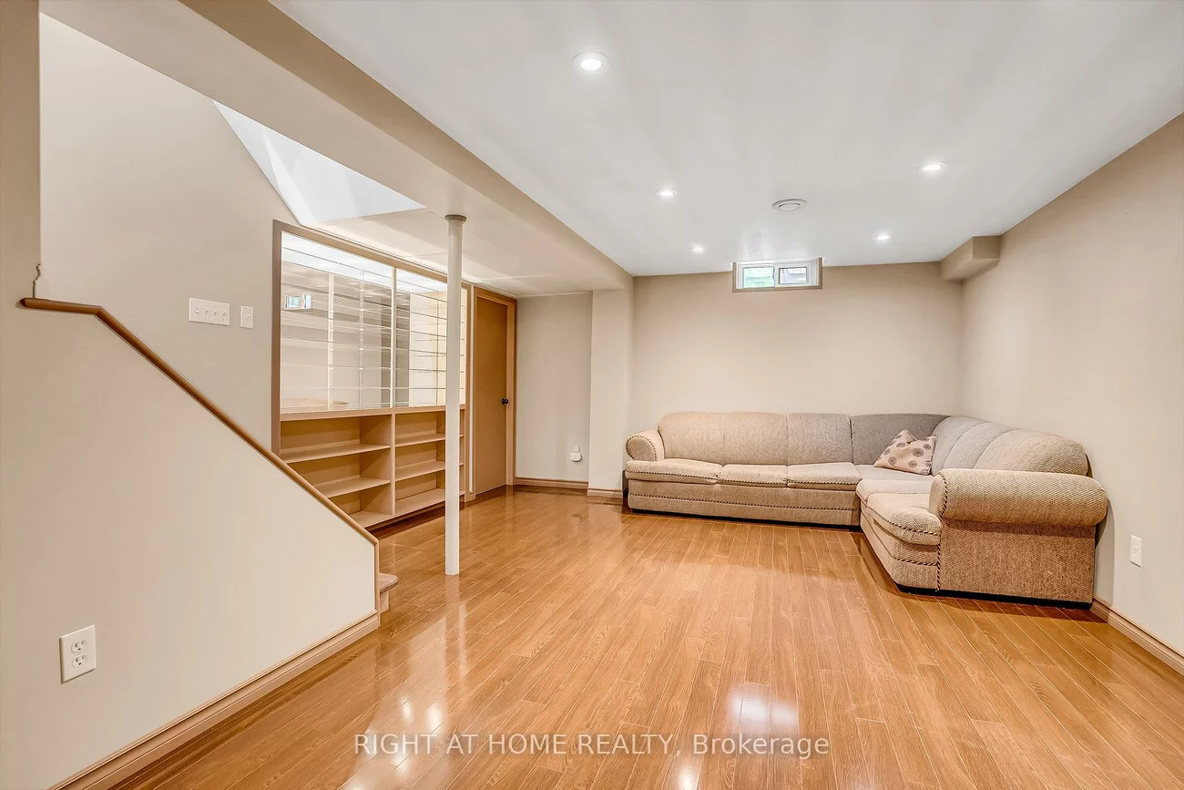 6842, Avila, Meadowvale, Mississauga