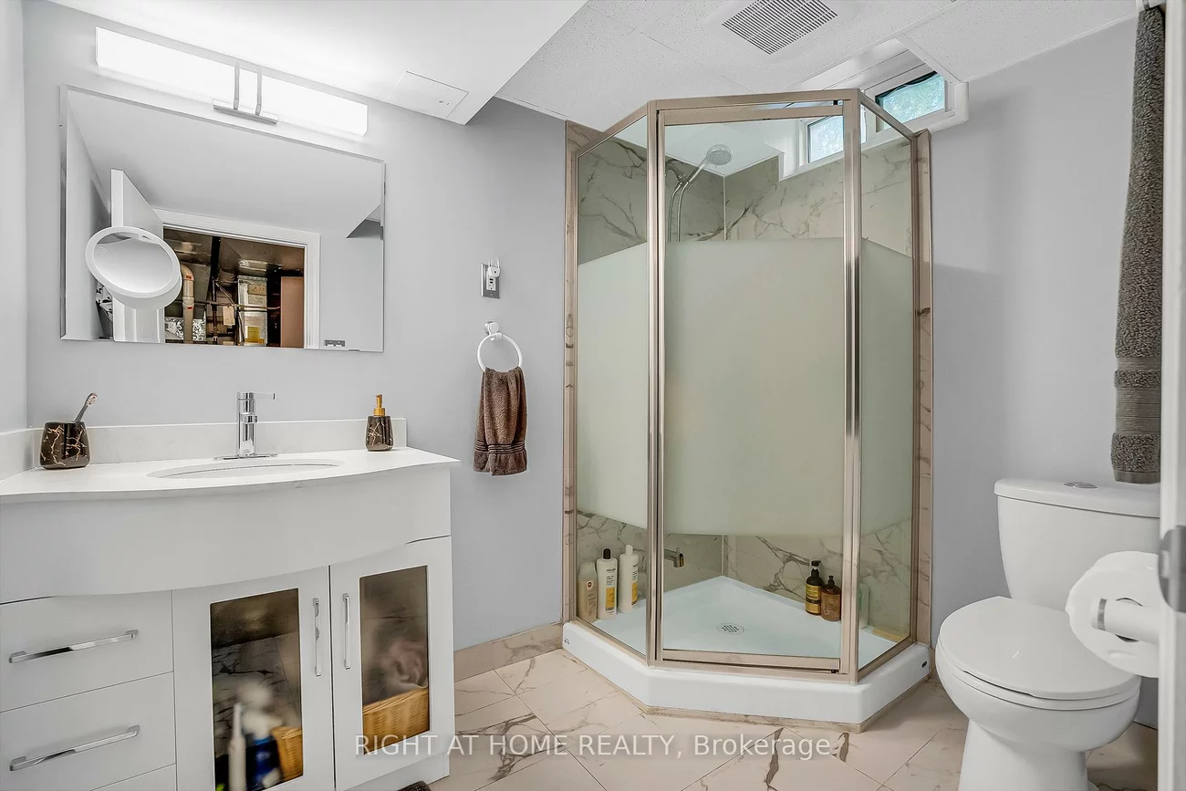 6842, Avila, Meadowvale, Mississauga