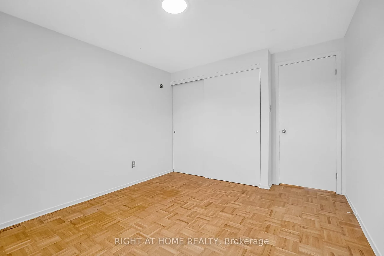 6842, Avila, Meadowvale, Mississauga