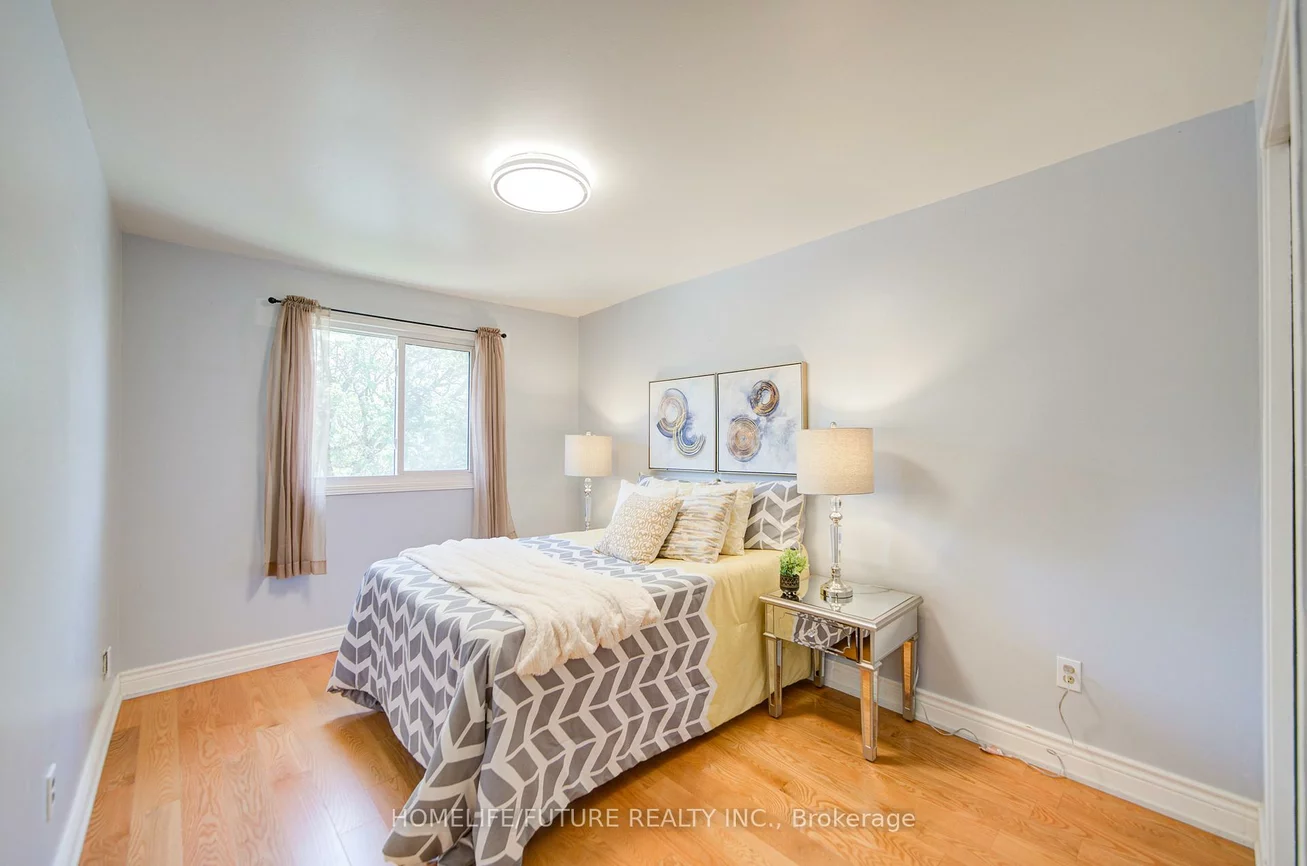 718, Eaglemount, Erindale, Mississauga