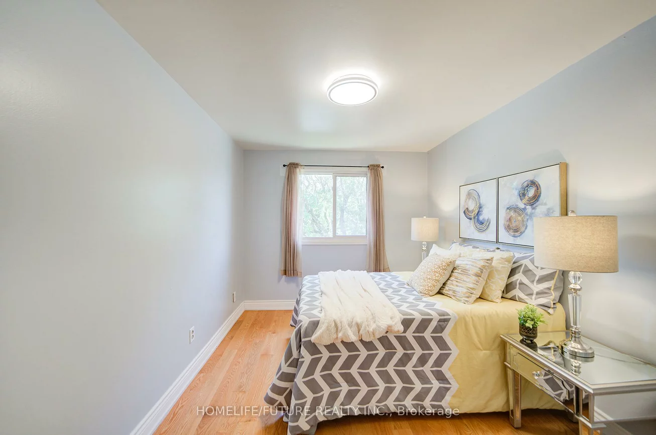 718, Eaglemount, Erindale, Mississauga