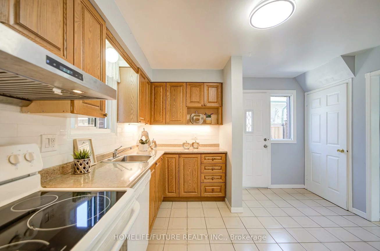 718, Eaglemount, Erindale, Mississauga