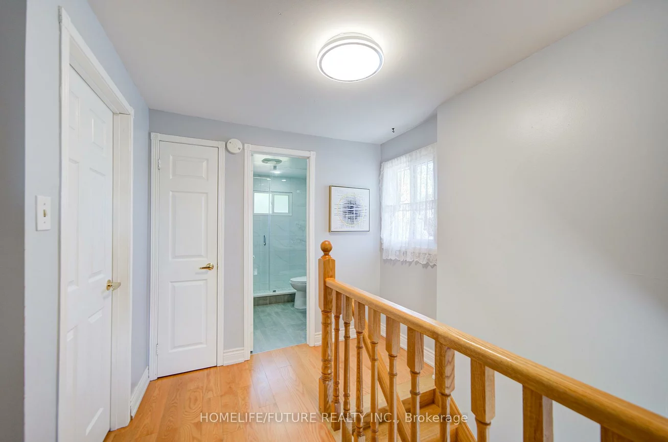 718, Eaglemount, Erindale, Mississauga