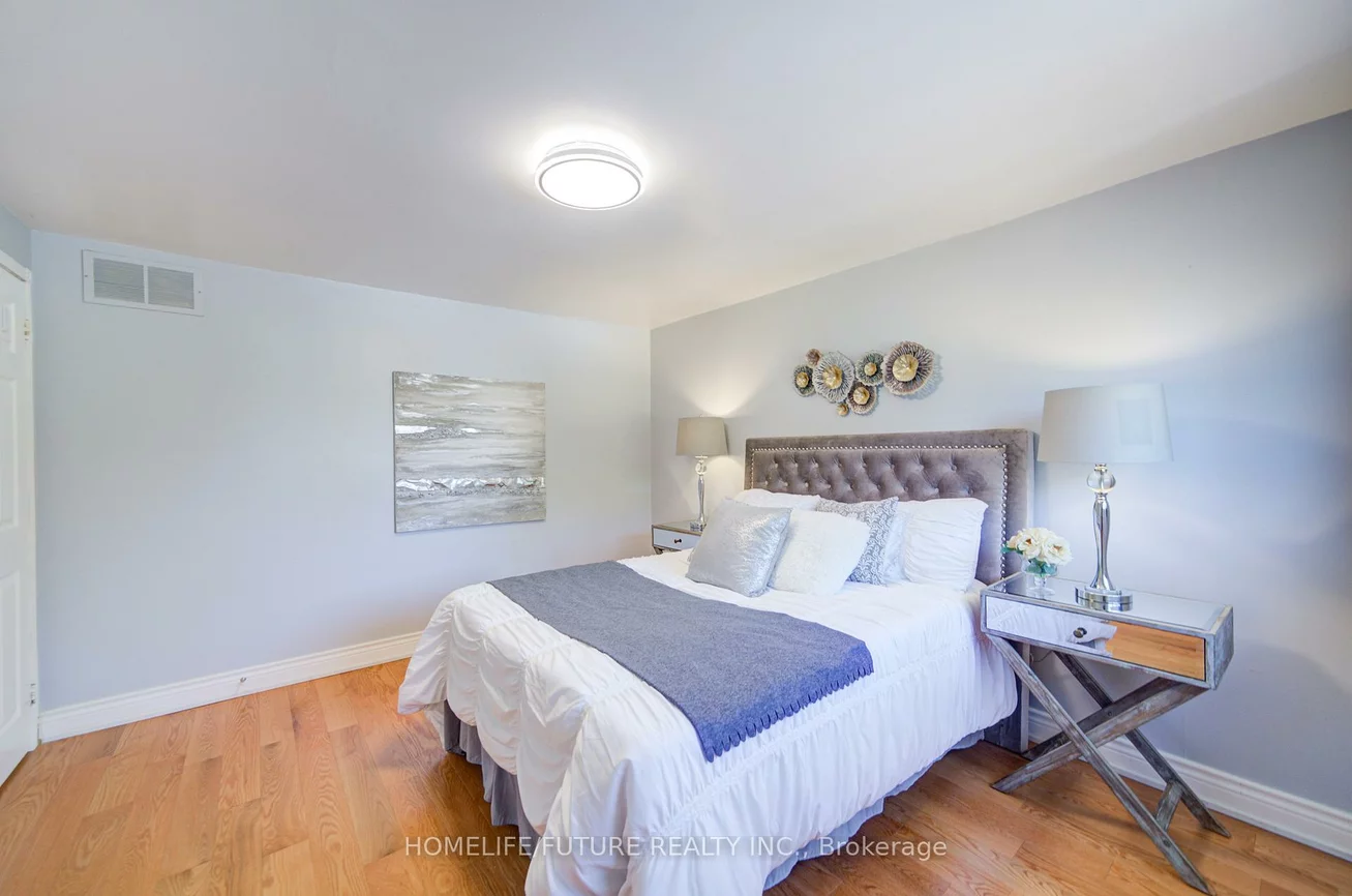 718, Eaglemount, Erindale, Mississauga