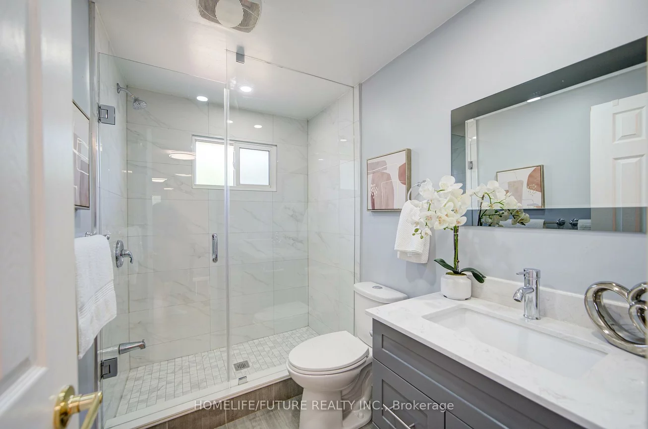 718, Eaglemount, Erindale, Mississauga