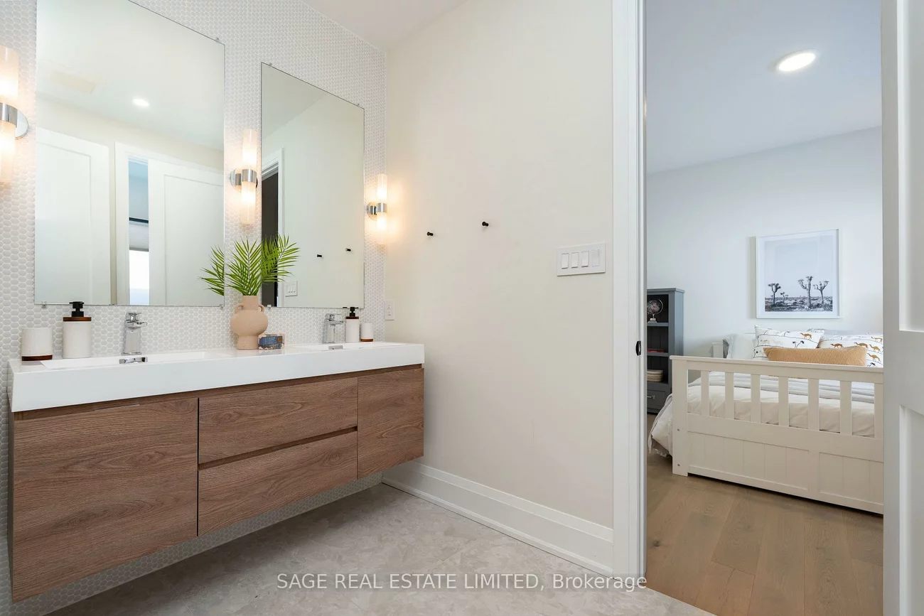 10, Brant, Port Credit, Mississauga