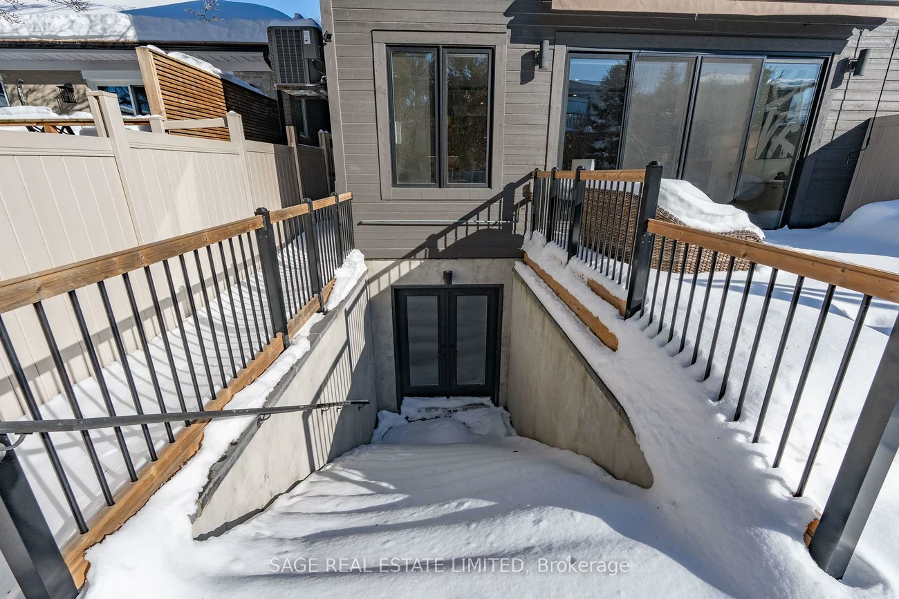 10, Brant, Port Credit, Mississauga