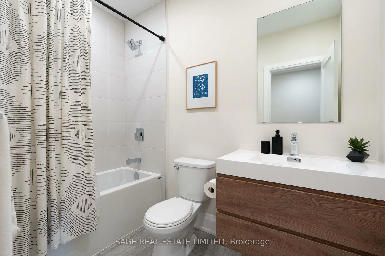 10, Brant, Port Credit, Mississauga