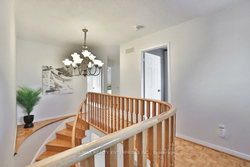 4576, Tribal, Hurontario, Mississauga