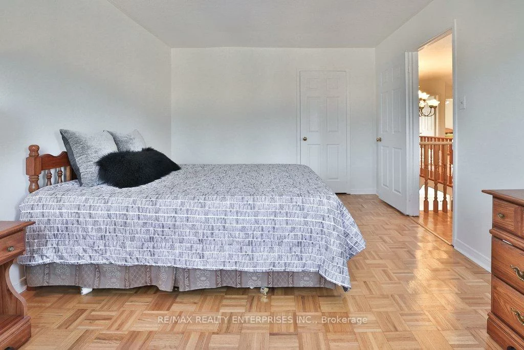 4576, Tribal, Hurontario, Mississauga