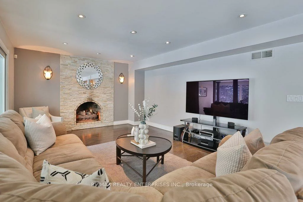 208, Mineola, Mineola, Mississauga