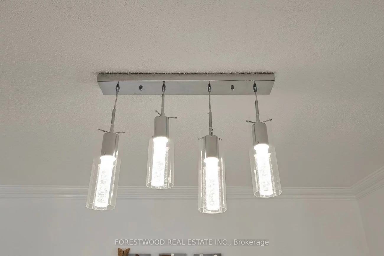 571, Silver Creek, Mississauga Valleys, Mississauga