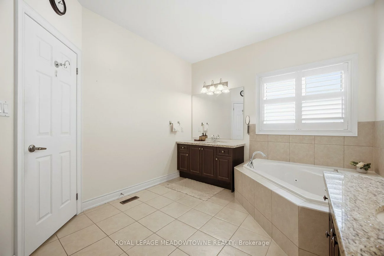 5221, Adobe, Churchill Meadows, Mississauga