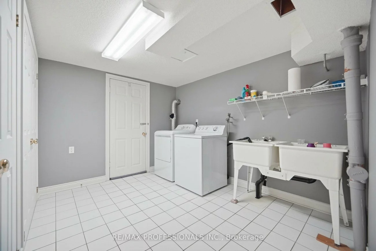 1384, Rometown, Lakeview, Mississauga