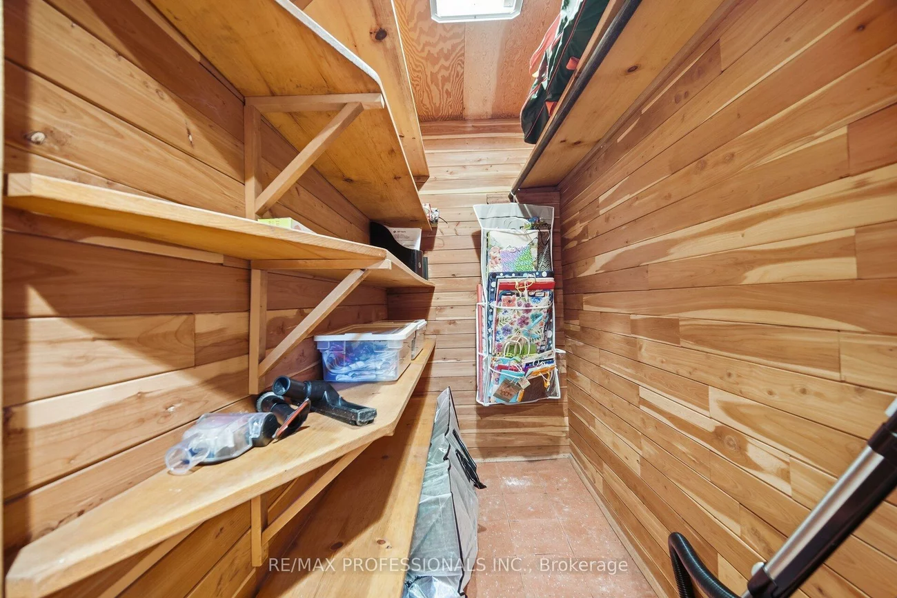 1384, Rometown, Lakeview, Mississauga