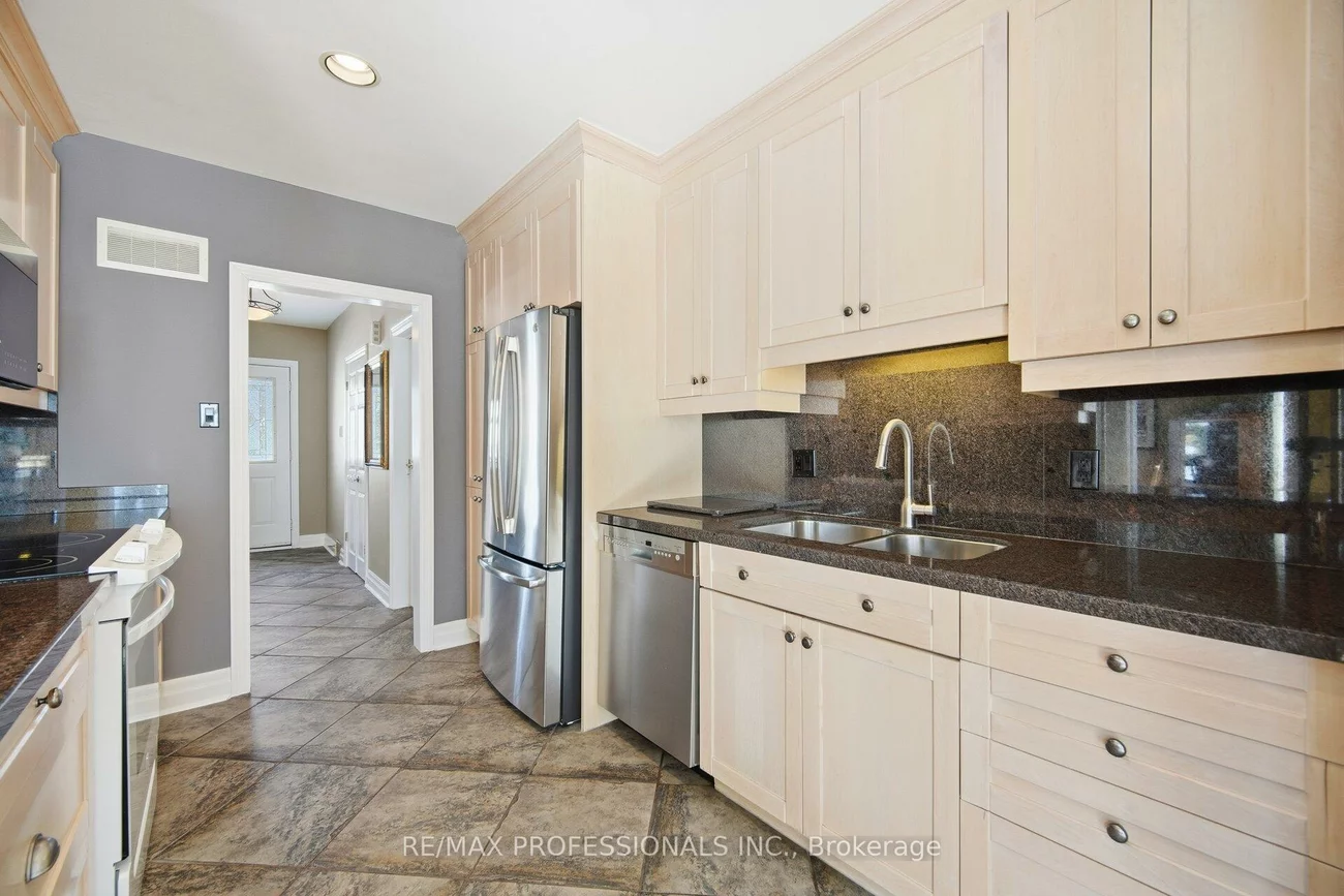 1384, Rometown, Lakeview, Mississauga