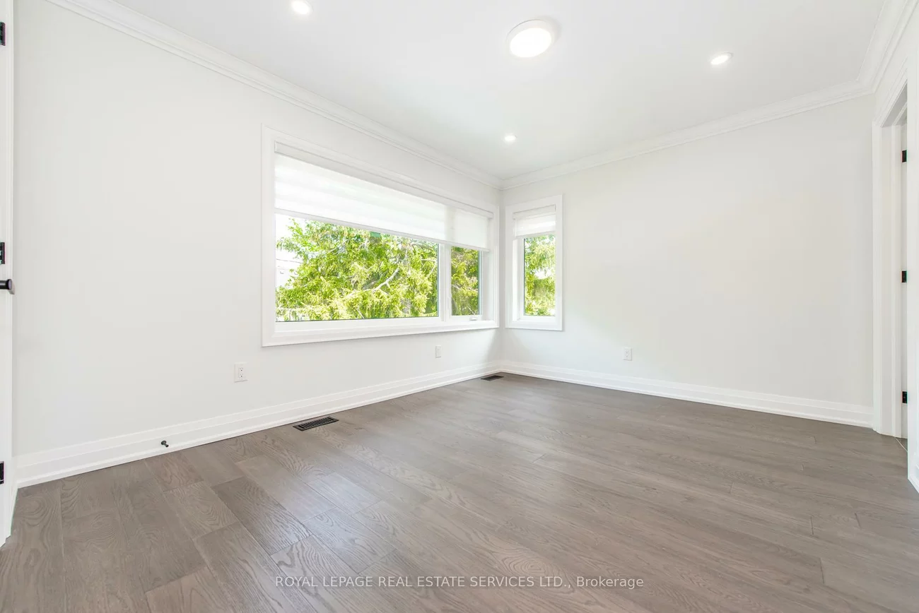 1204, Argreen, Mineola, Mississauga