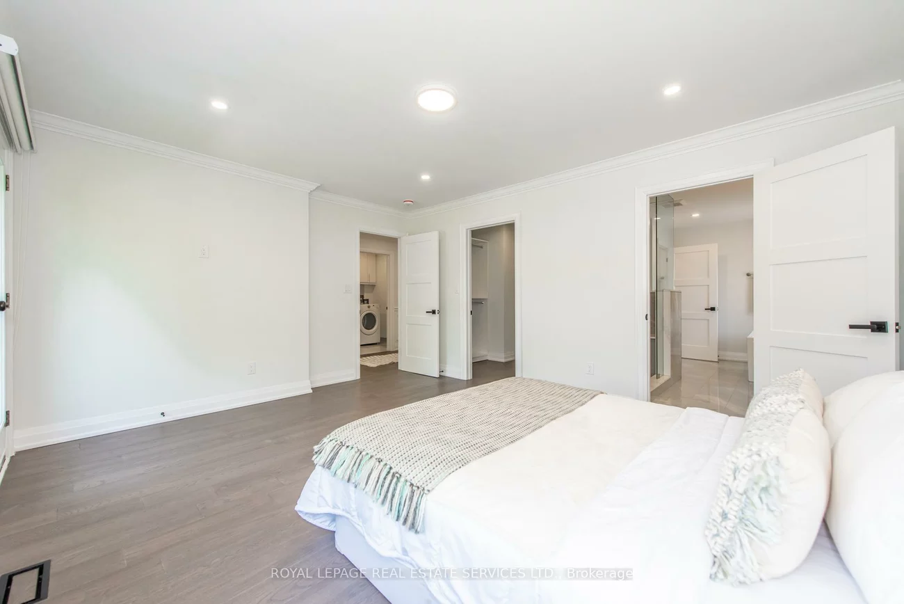 1204, Argreen, Mineola, Mississauga