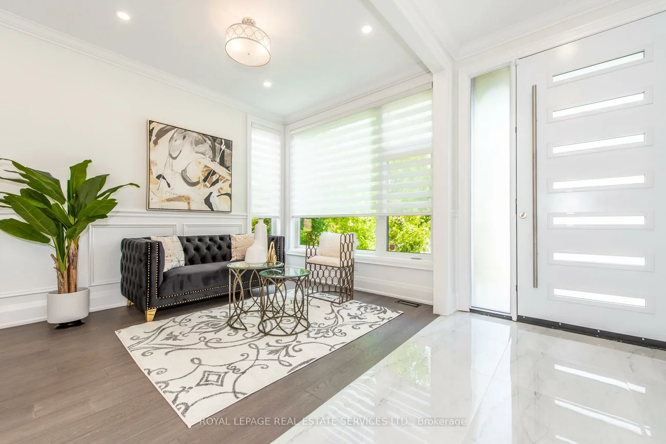 1204, Argreen, Mineola, Mississauga