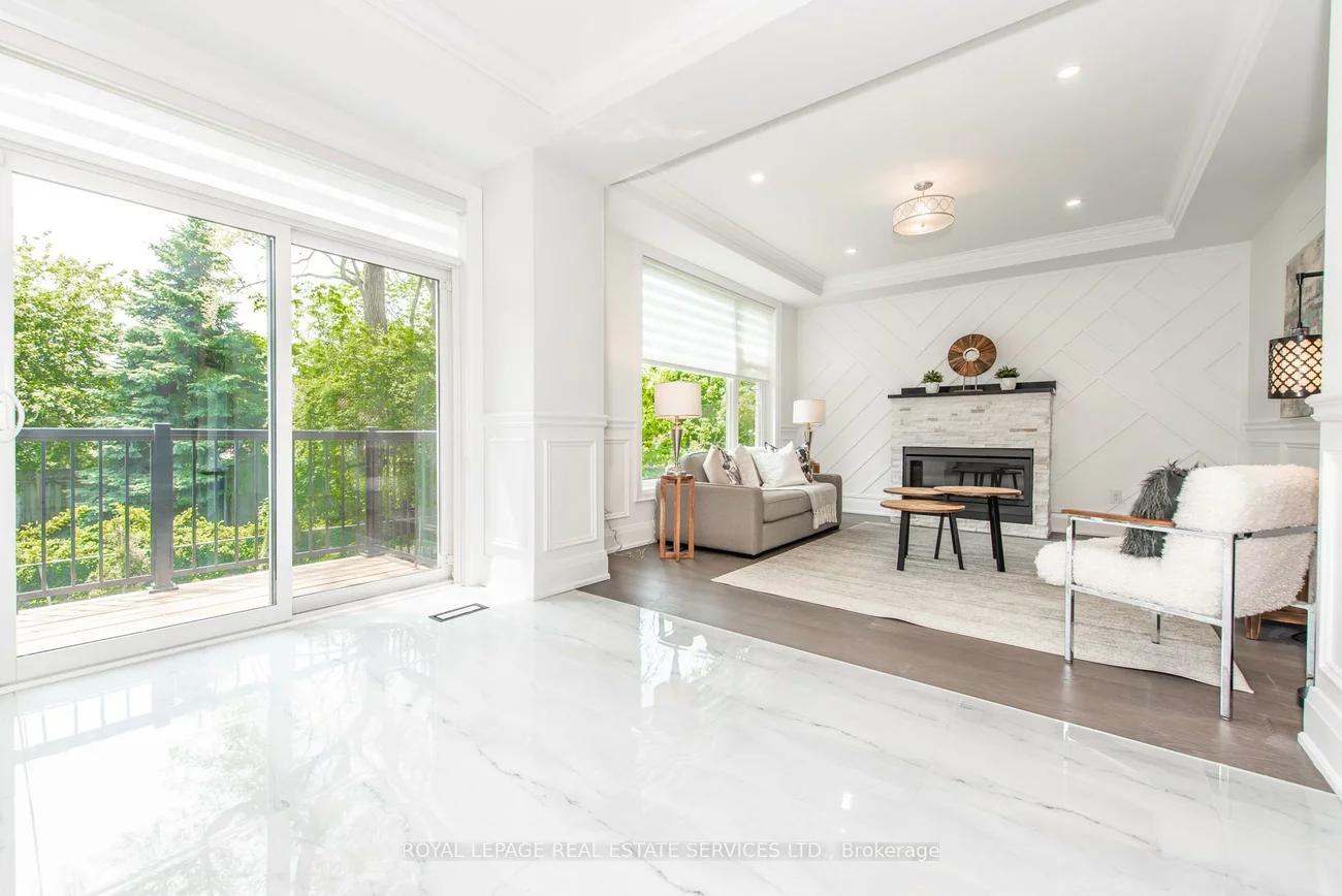 1204, Argreen, Mineola, Mississauga