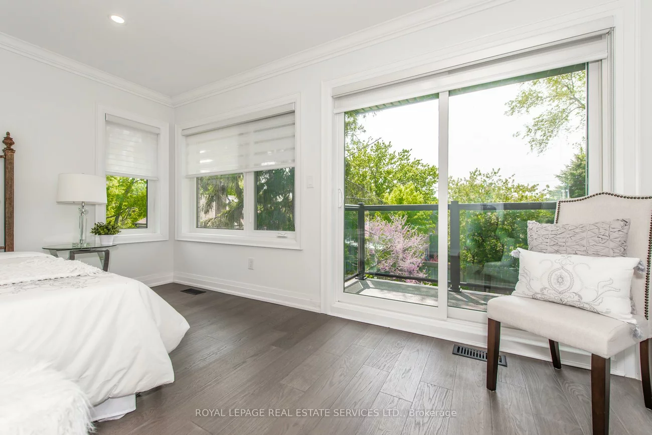 1204, Argreen, Mineola, Mississauga