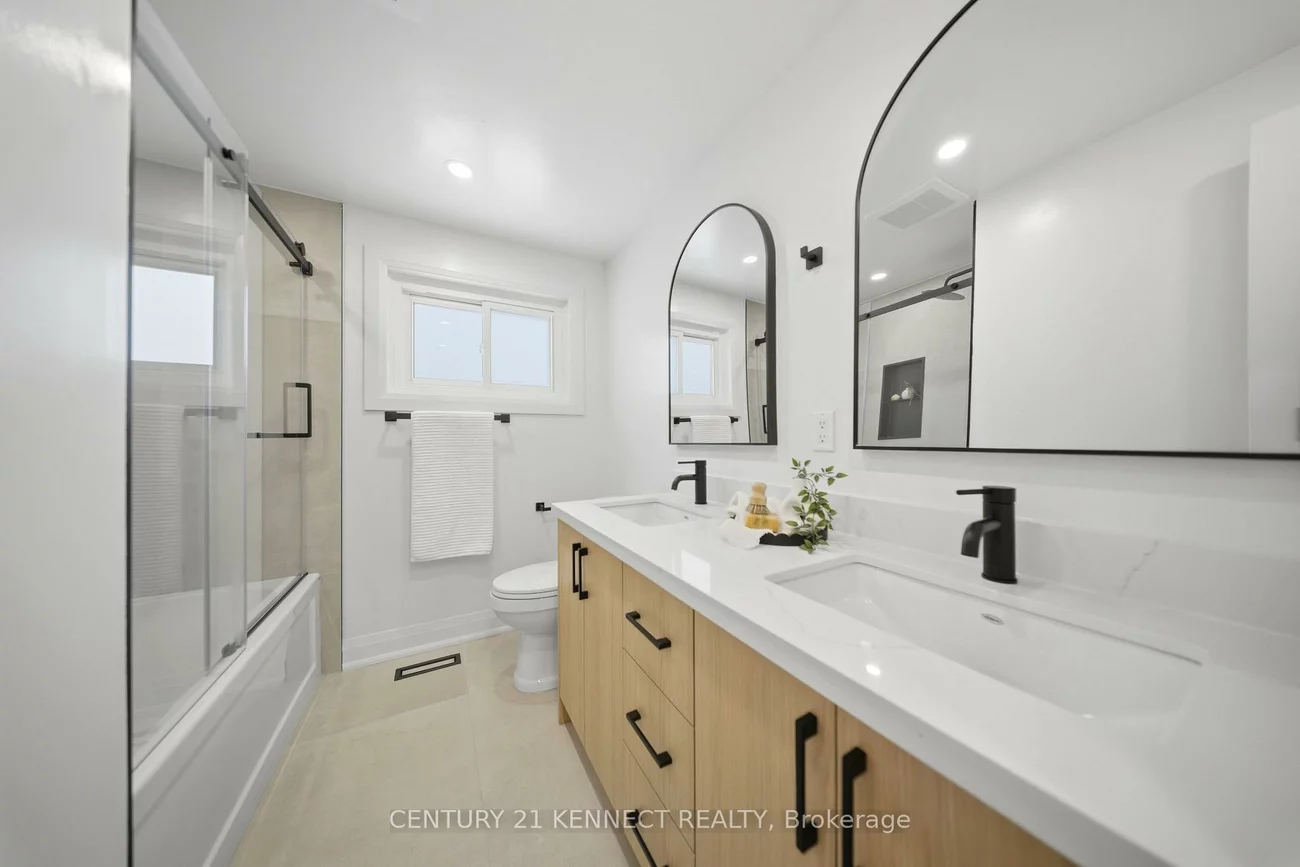 2121, Baynham, Cooksville, Mississauga