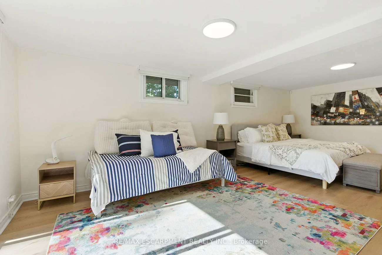 230, South Service, Mineola, Mississauga