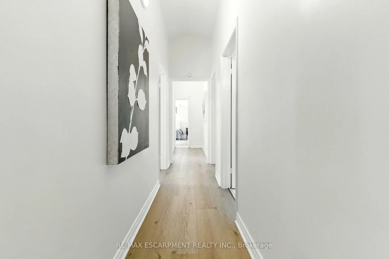 230, South Service, Mineola, Mississauga