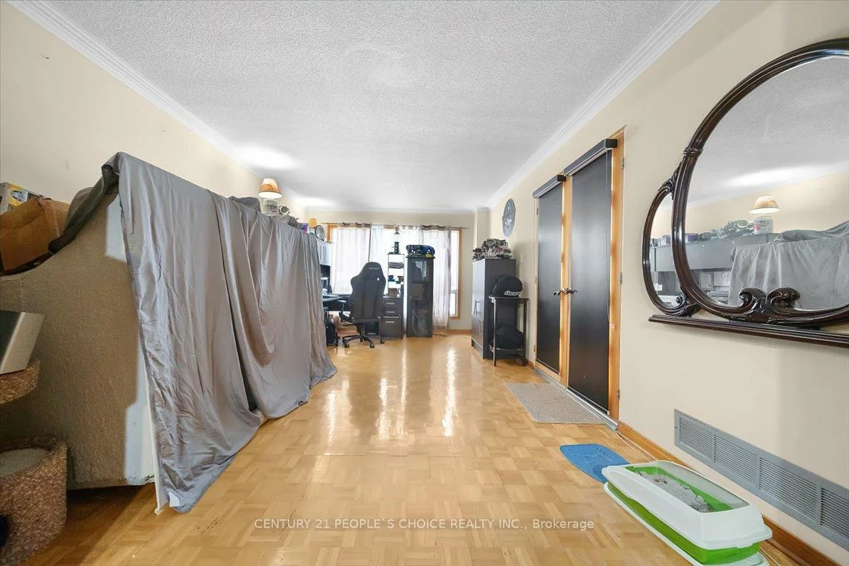 3431, Dorcas, Malton, Mississauga