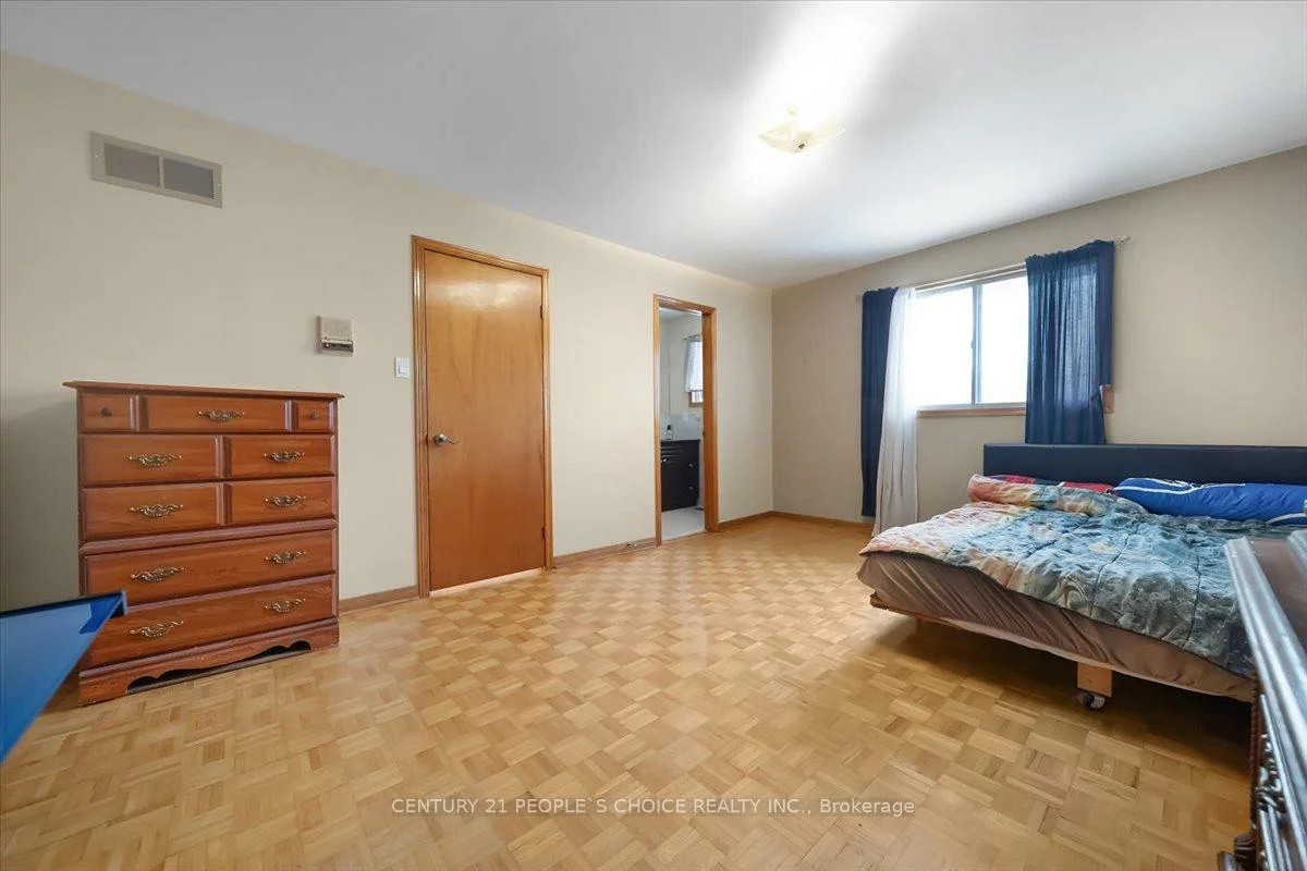 3431, Dorcas, Malton, Mississauga