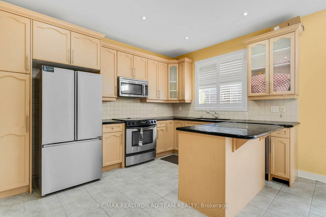 498, Tremblant, Meadowvale Village, Mississauga