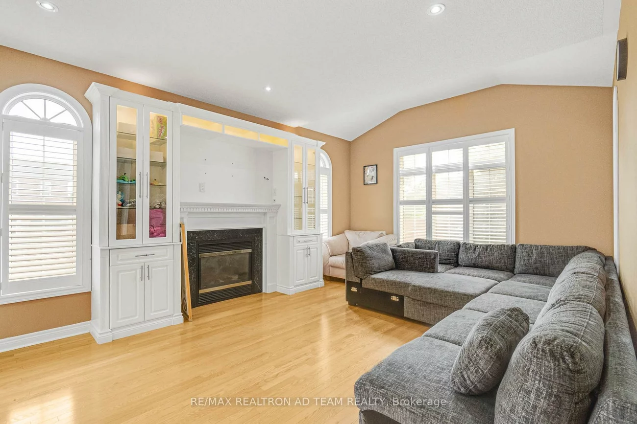 498, Tremblant, Meadowvale Village, Mississauga