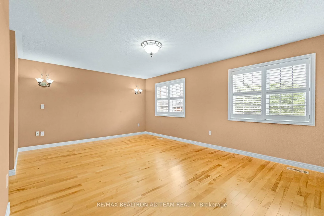 498, Tremblant, Meadowvale Village, Mississauga