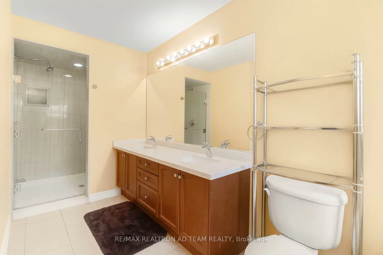 498, Tremblant, Meadowvale Village, Mississauga