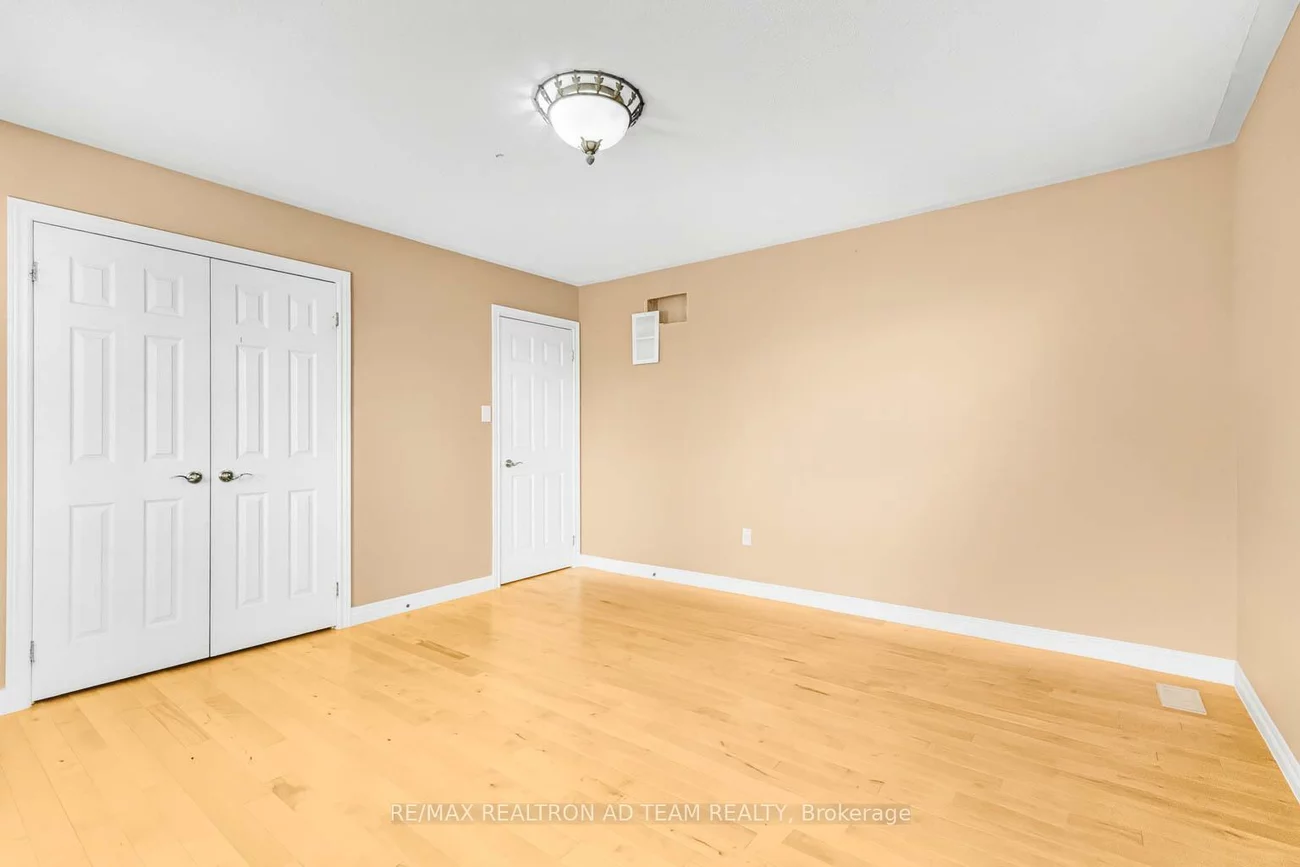 498, Tremblant, Meadowvale Village, Mississauga