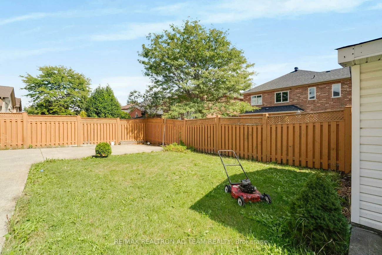 498, Tremblant, Meadowvale Village, Mississauga