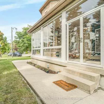 498, Tremblant, Meadowvale Village, Mississauga